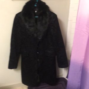 Black coat with foe fur collar